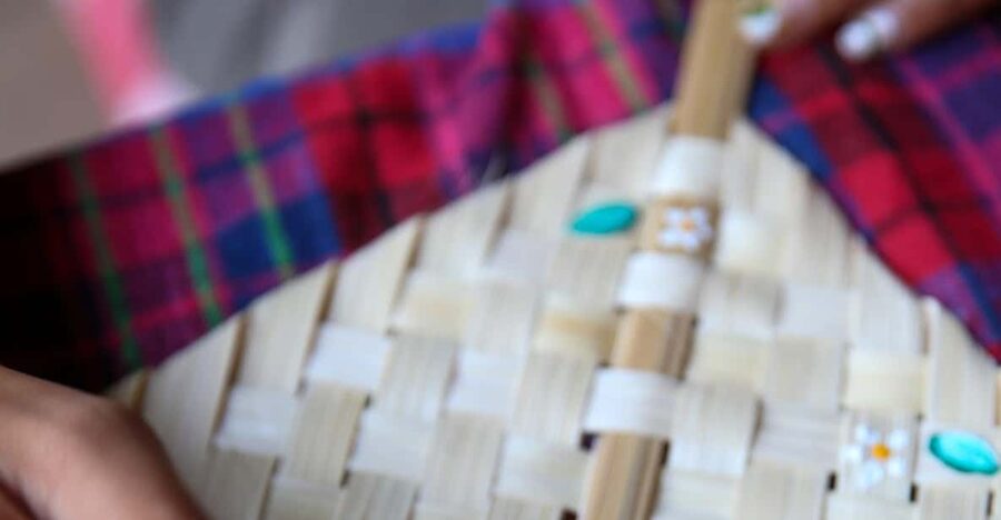 Chiang Mai : Traditional Lanna Bamboo Fan Weaving - A Calm Workshop Where Lanna Fans Become Your Own
