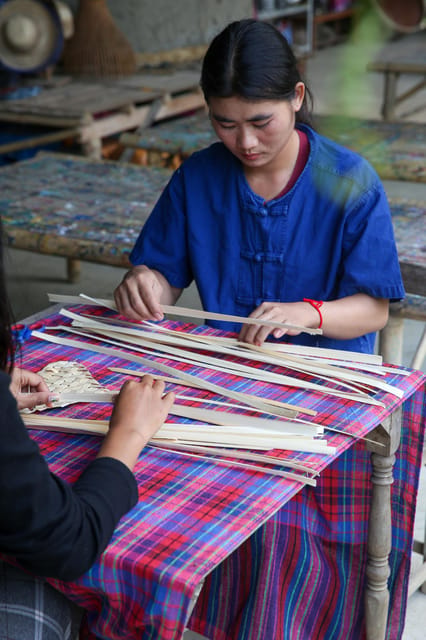 Chiang Mai : Traditional Lanna Bamboo Fan Weaving - Preparing Bamboo: The Quiet Work Behind a Flexible Fan