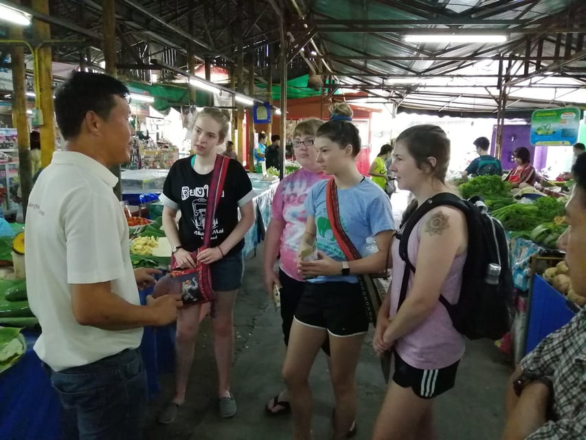Chiang Mai: Traditional Thai Cooking Class with Market Tour - English instruction and what that means for your confidence