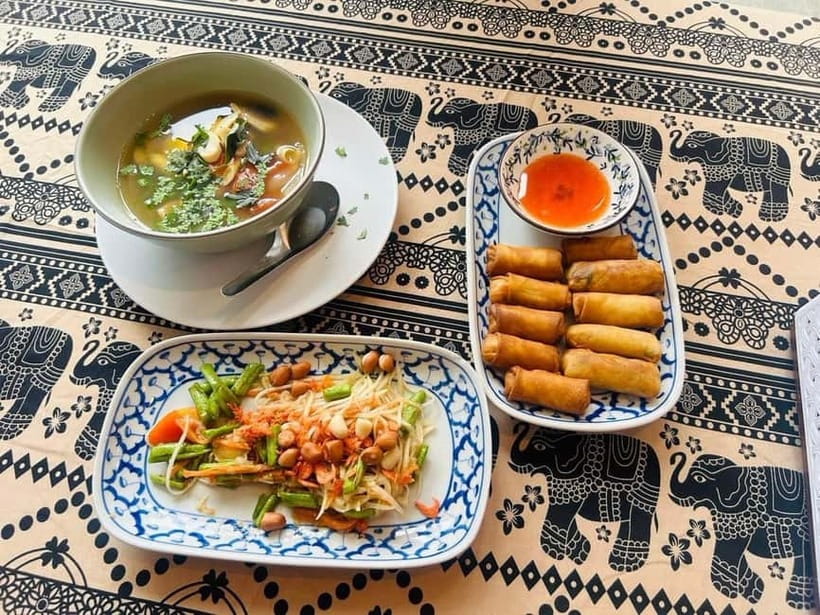 Chiang Mai: Traditional Thai Cooking Class with Market Tour - Pickup and your meal timing, brunch to dinner depending on schedule