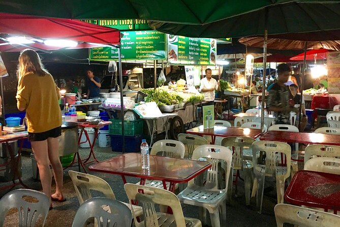 Chiang Mai: Tuk-Tuk Evening Tour with Temples & Street Foods - Chang Phuak Gate Night Market: A Real Food-Oriented Stop