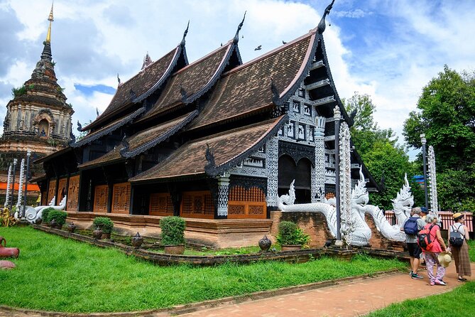Chiang Mai: Tuk-Tuk Evening Tour with Temples & Street Foods - Private Pickup and a Clear Meeting Plan, Without Roadside Chaos