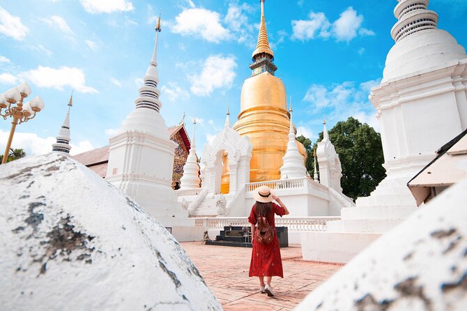 Chiang Mai: Tuk-Tuk Evening Tour with Temples & Street Foods - Getting Oriented Fast: Walls, Moat, and Night Streets
