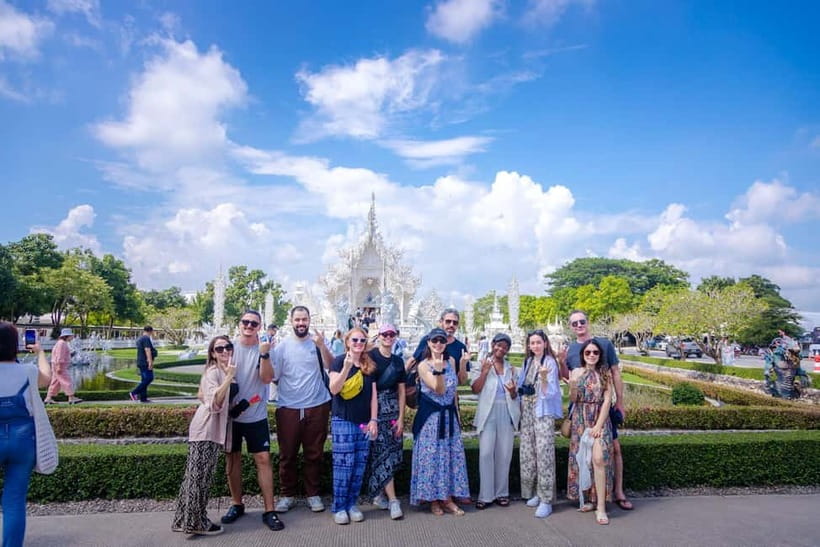 Chiang Mai: White, Red/Black & Blue Temples Tour with Lunch - Getting picked up in Chiang Mai and the drive rhythm you should expect