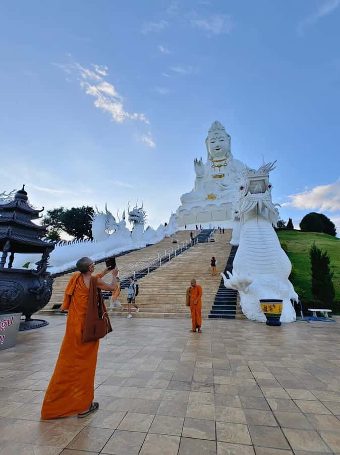 Chiang Rai IG Lalitta Cafe and White, Blue, Red Temples Tour - Lunch stop: fuel for the next temple stretch