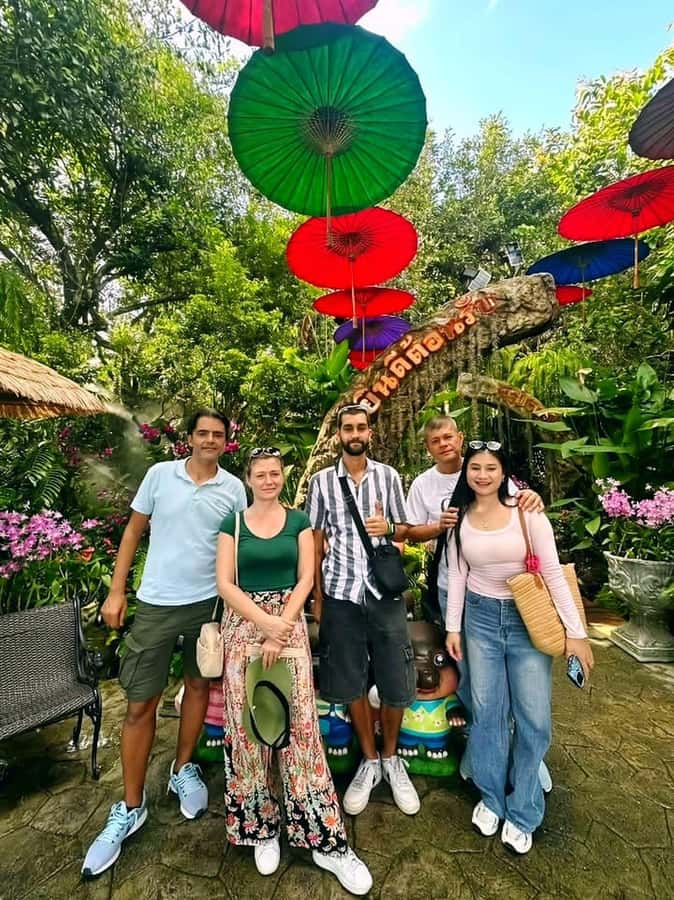 Chiang Rai IG Lalitta Cafe and White, Blue, Red Temples Tour - From your hotel to the van: pickup timing that matters