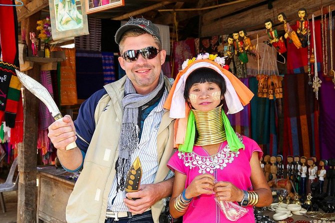 Chiang Rai One Day : White Temple, Golden Triangle, Boat Ride to Laos, Long Neck - Huay Pu Keng Karen village and the Long Neck visit: photo time with etiquette