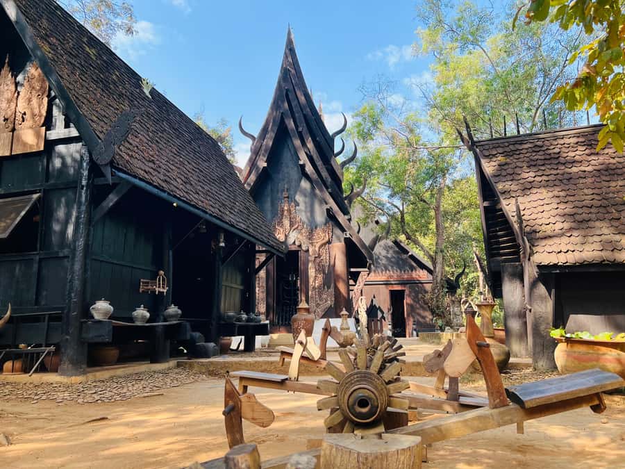 Chiang Rai:Private Transfer to Chiang Mai with Temples Visit - Wiang Pa Pao Hot Spring Stop, A Quick Reset Before Chiang Mai