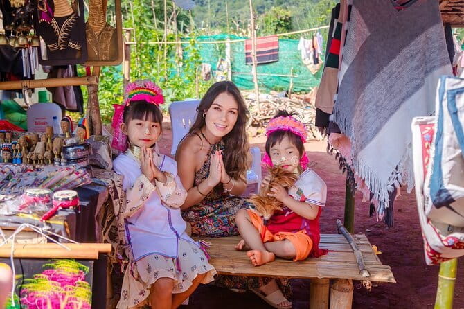 Chiang Rai Temples Day Trip with Lalita Cafe from Chiang Mai - Wat Rong Seur Ten Blue Temple: color, calm, and dress code