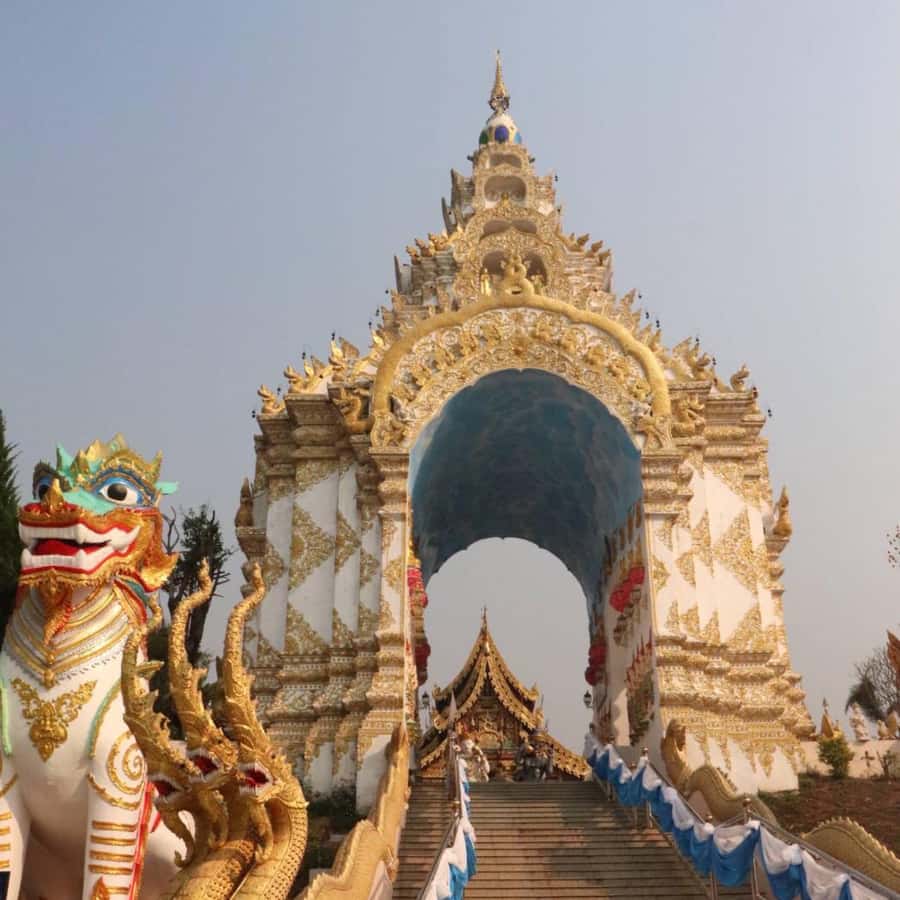 Chiang Rai: Temples Trip with Sang Kaew and Lalitta Cafe - Getting to Chiang Rai from Chiang Mai, with a Hot Spring reset