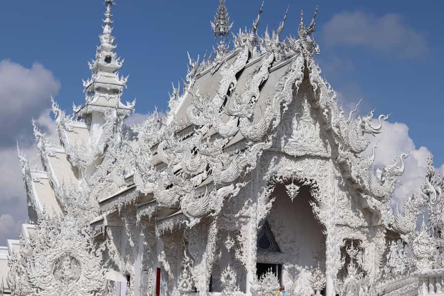 Chiang Rai: Temples Trip with Sang Kaew and Lalitta Cafe - Wat Sang Kaew (Rainbow Temple) and the included skywalk ticket