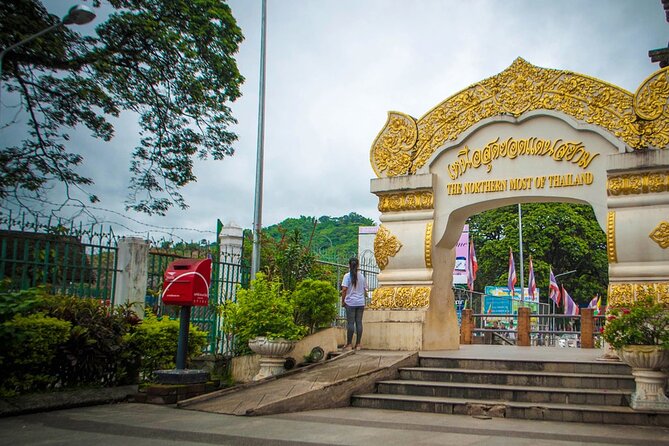 Chiang Rai Tour: Hot Spring,White Temple, Golden Triangle, Yao - Mae Khachan Hot Spring: your first break stop and photo moment