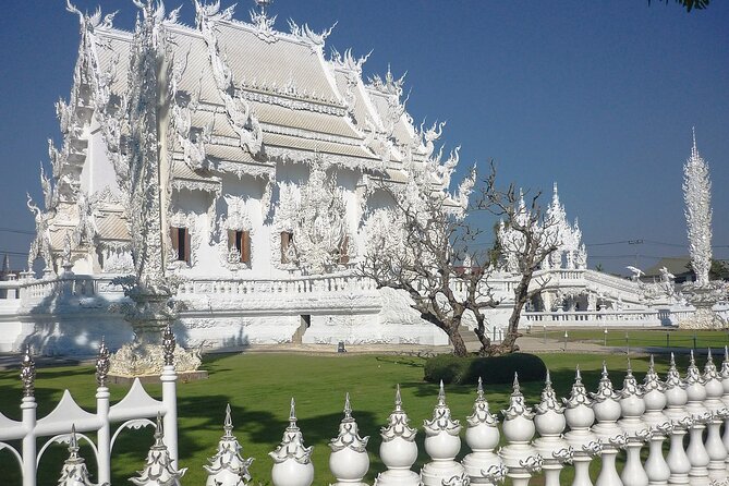 Chiang Rai Tour: Hot Spring,White Temple, Golden Triangle, Yao - Hotel pickup, meeting points, and the start time that matters