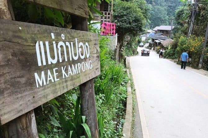 Chiang Rai White Blue Red Temples with Hot Spring from Chaing Mai - What you get for the $47.95 price