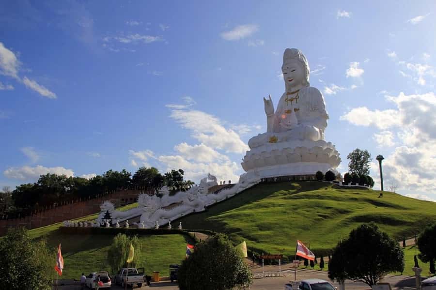 Chiang Rai White Temple and Blue Temple Day Tour - Wat Saengkaew Bodhiyan Temple of Light: where the spiritual vibe sticks