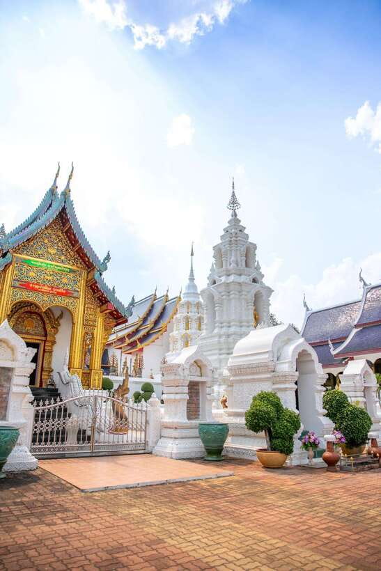 Chiangma: Wat ban den, Blue Temple & Sticky Waterfall. - Key things I’d pay attention to