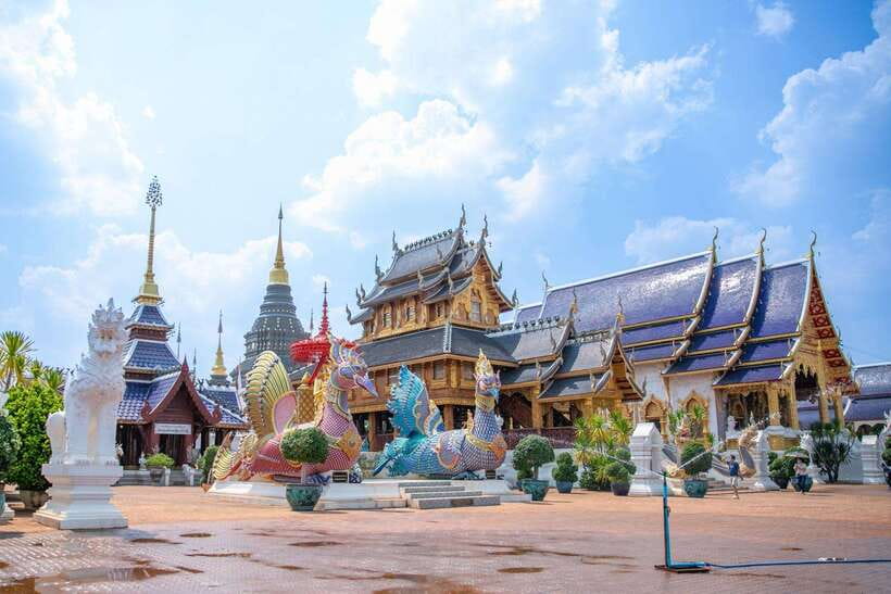 Chiangma: Wat ban den, Blue Temple & Sticky Waterfall. - How Wat Ban Den and Bua Thong Fit Together