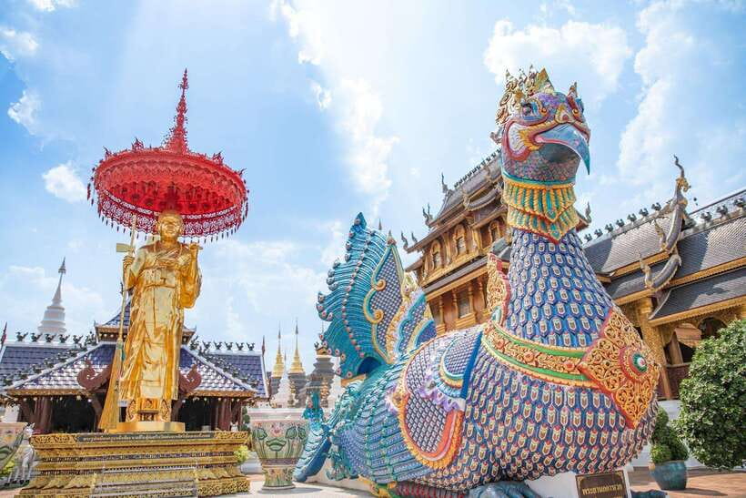 Chiangma: Wat ban den, Blue Temple & Sticky Waterfall. - The Temple Etiquette You’ll Want to Get Right