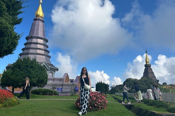 ChiangMai 1DayTour:Elephant Sanctuary,king&queen pagoda,waterfall - Karen Hill tribe guide storytelling in the park