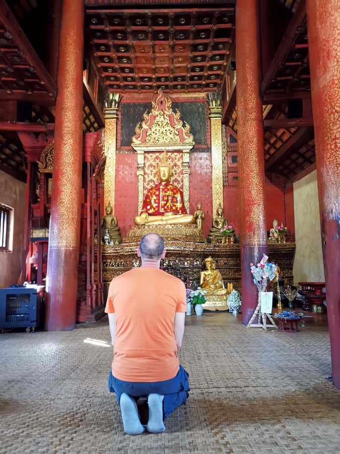 Chiangmai : Rainbow Cave , Unseen Canyon and Lanna temple - Wat Ton Kwaen, also called Intrawas Temple, and the Wan festival link