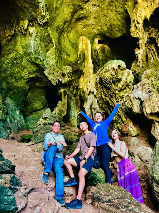 Chiangmai : Rainbow Cave , Unseen Canyon and Lanna temple - What you should bring, and how to dress for cave and temple time