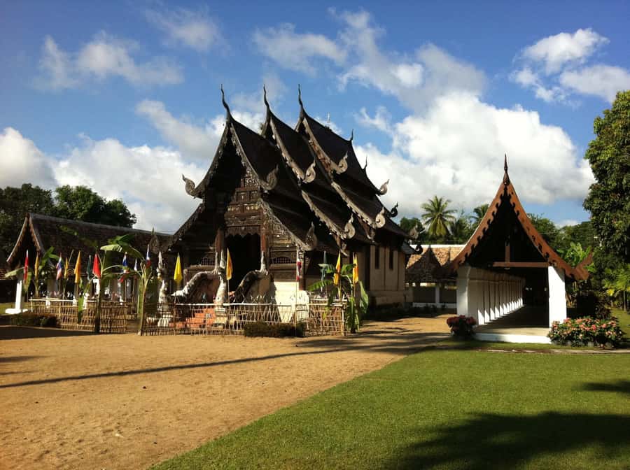 Chiangmai : Rainbow Cave , Unseen Canyon and Lanna temple - Hotel pickup, private group pace, and the Eddy and Bas team