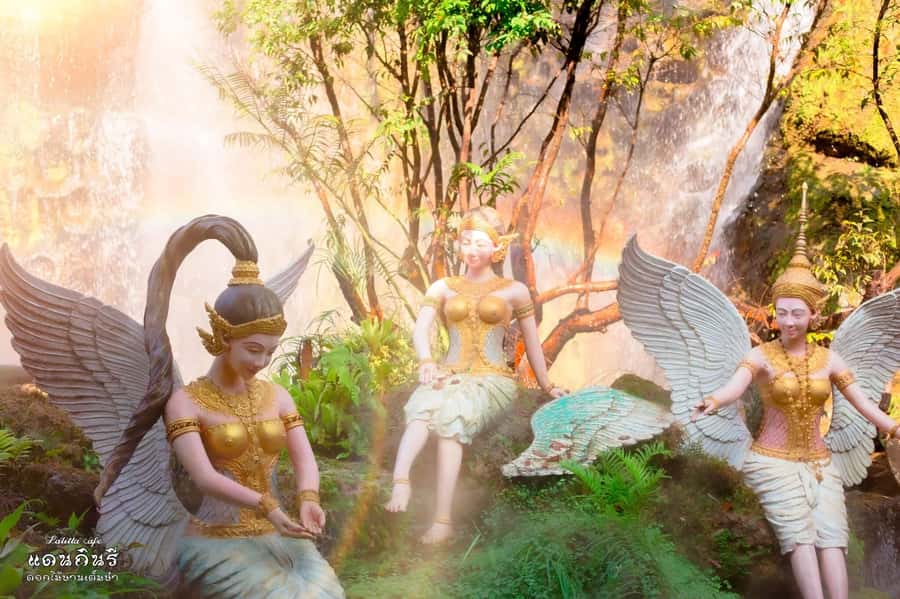 Chiangmai to Chiangrai: 3 Temples, Hot Springs& Lalitta Cafe - Chiang Rai in one day: why this route works