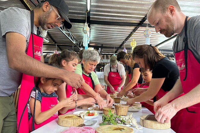 Cooking Class with Organic Farm in Chiang Mai - Choose Your 6 Thai Dishes, Then Build a Mini Menu