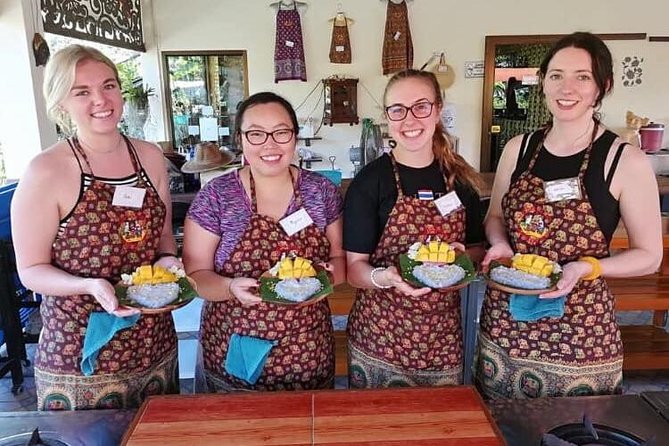 Cooking Evening Class Chiang Mai Visit Organic Garden and Market - Inside the Cooking School: How the Class Is Set Up