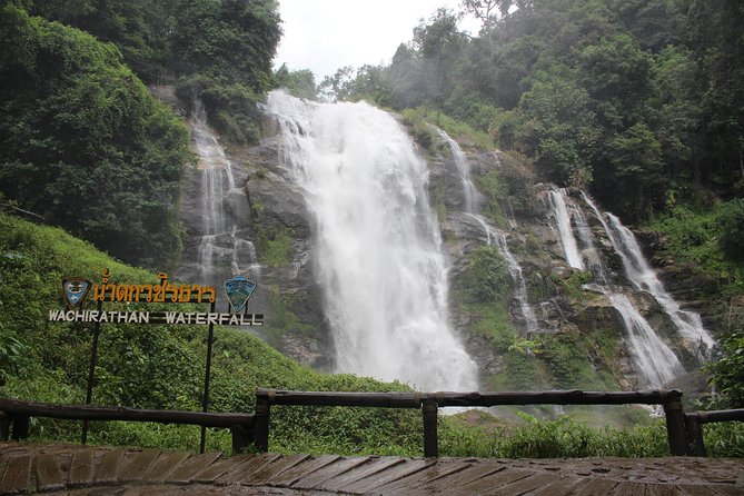 Doi inthanon National Park + 2Hour Fantastic Trekking with Lunch - From the highest peak area to the twin royal pagodas