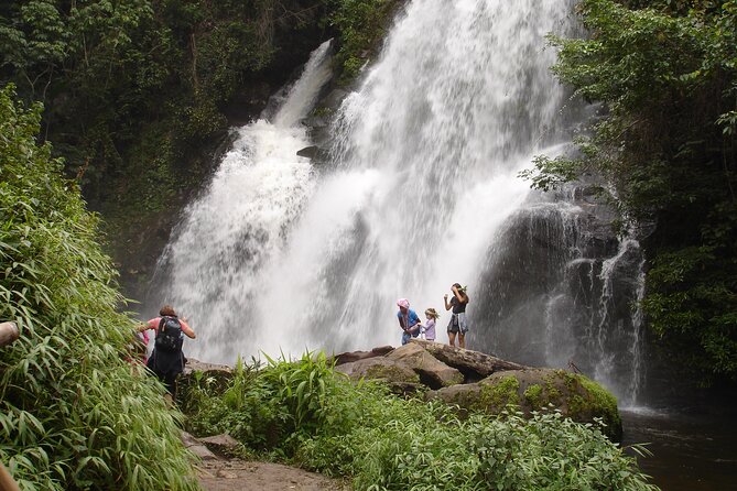 Doi Inthanon National park and 2 hours hiking with private tour - Wachiratan Waterfall: the big moment, plus why timing is everything