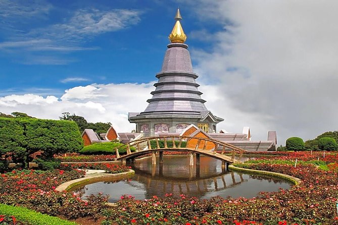 Doi Inthanon National Park Full Day Tour from Chiang Mai - Night Bazaar to Doi Inthanon, how the drive sets the tone