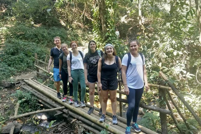 Doi Inthanon Private Tour with Trek & Lunch from Chiang Mai - Stop 1, Doi Inthanon: First Views And Cooler Mountain Air