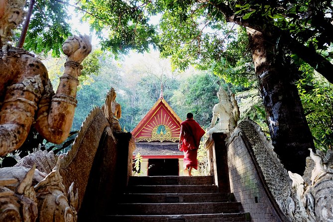 Doi Suthep and Wat Pha Lat Sunrise Private Tour – Half Day - Wat Umong: tunnels from 1297 and a chedi worth lingering on