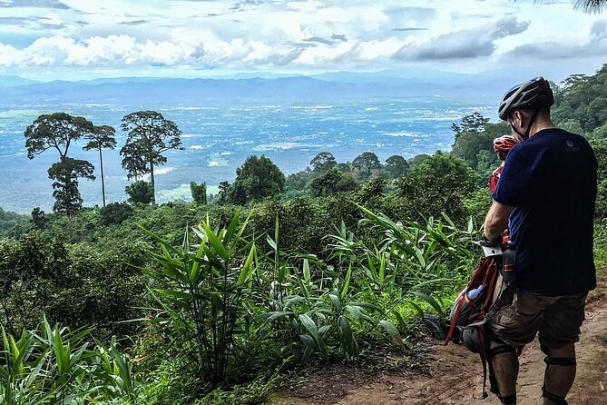 Doi Suthep National Park To Chiang Mai Beginner Downhill Mountain Biking - Huay Tung Tao Lake: lunch, a reset, and a chance to cool off