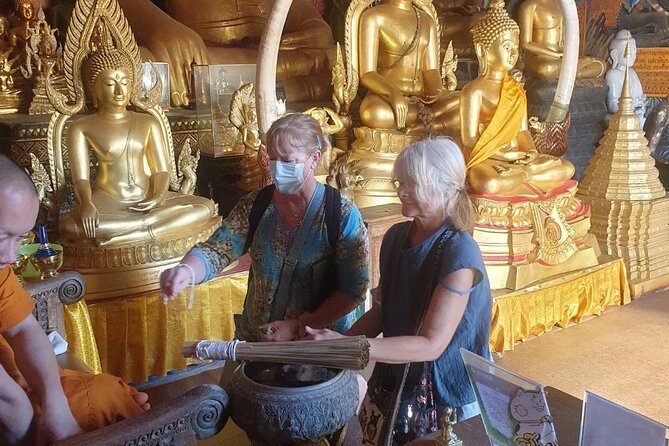 Doi Suthep Temple, Pha Lat Temple, Sticky Waterfall, Orchid farm - Sticky Waterfall (Bua Thong / Nam Phu Chet Si): limestone fun with real traction issues