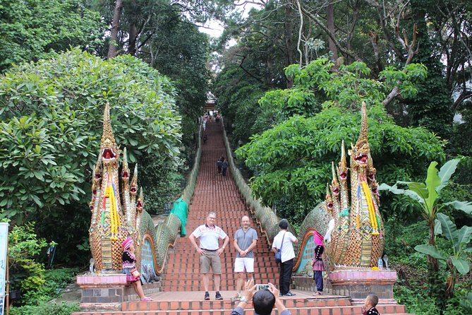 DON'T miss It ! Doi suthep temple+ Hmong village - Doi Pui Mong Hmong Village: Daily Life, Clothing, and the Shopping Reality Check