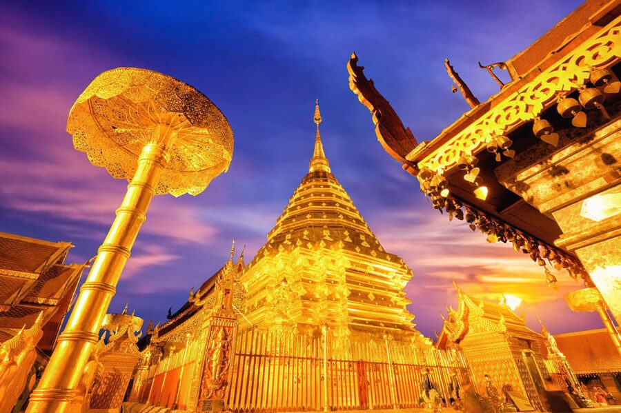 Early morning Doi Suthep with monk chanting and alms - Should You Book This Early Doi Suthep and Wat Palad Tour?
