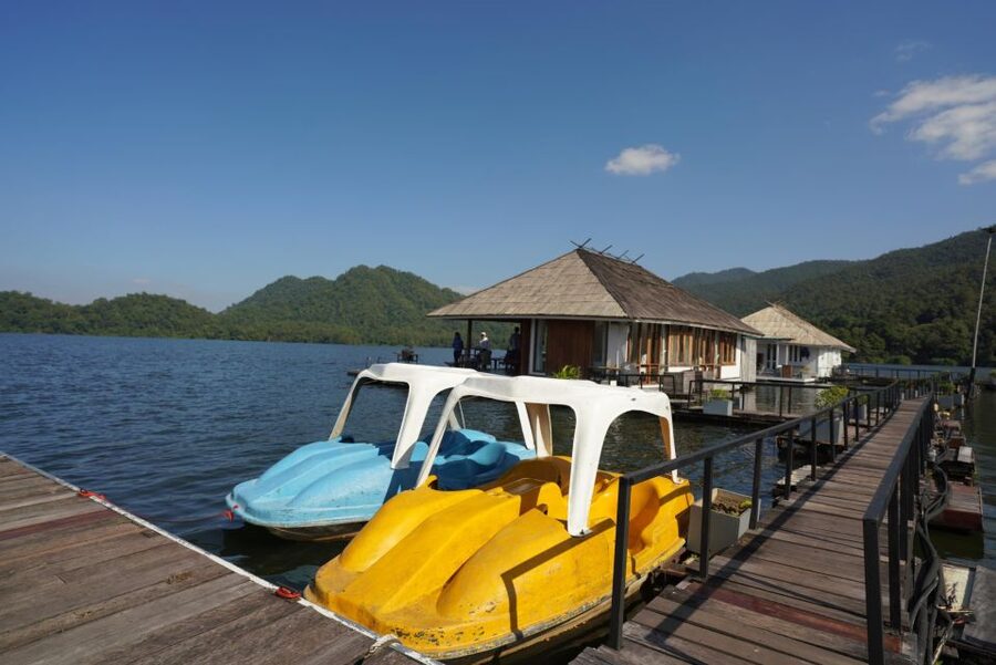Elephant Habitat Park Feeding Entry & Rafting Van Transfer - Bamboo rafting on the Mae Wang River for about 45 minutes