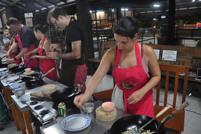 Evening Cooking Class in Organic Farm with Local Market Tour - The Short Drive to an Organic Farm Setting