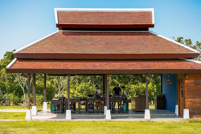 Evening Cooking Class in Traditional Pavilion with Beautiful Garden - Chiang Mai - Eating Together: Your Meal Becomes a Class, Not a Meal Ticket