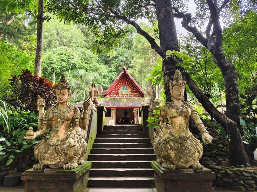 Ex-monk city & temples walking tour: (3.5 hours / 1.7 km.) - Who This Tour Suits Best, and Who Might Want Another Option
