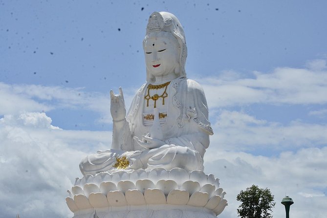 Exclusive Chiangrai White Temple, blue temple, black house. - Wat Huay Pla Kang, the statue stop people often mislabel