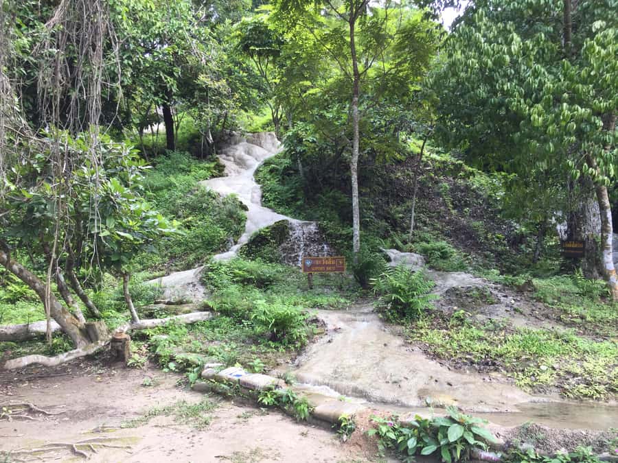 From Chiang Mai: 2 days Cycling & Kayaking tour in Mae Taeng - Buatong Waterfall (sticky waterfall) climbing and cooling off
