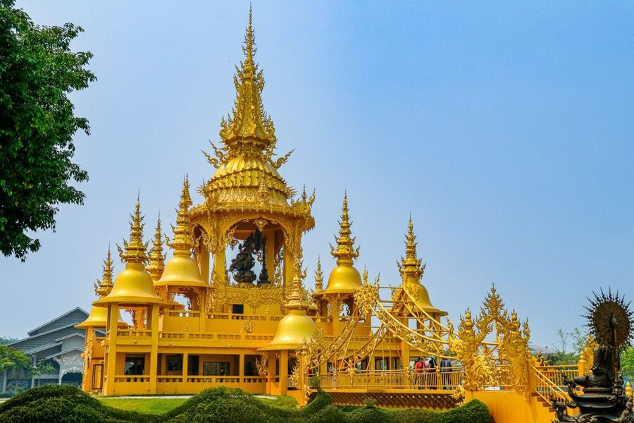 From Chiang Mai: Chiang Rai 2 Temples and Golden Triangle - White Temple: the modern architectural masterpiece that people remember