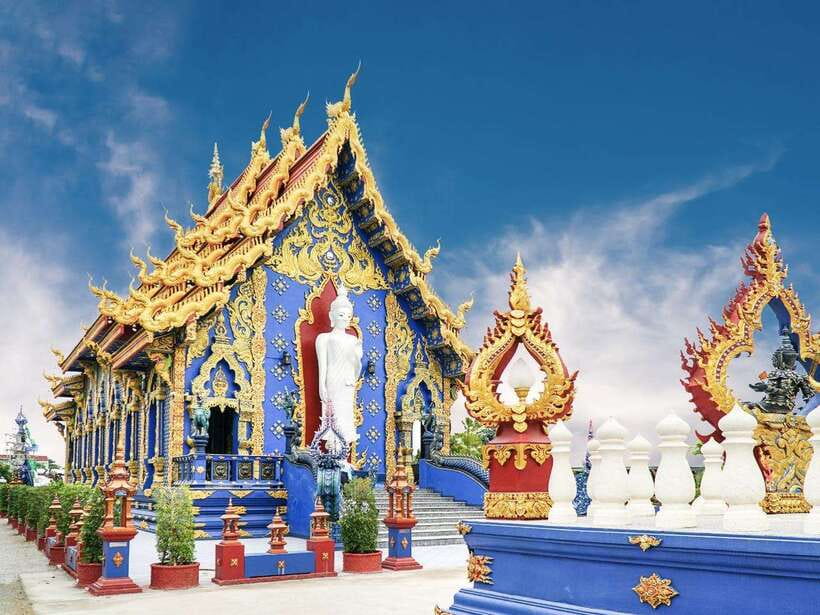 From Chiang Mai: Chiang Rai Famous Temples Guided Tour - Starting Early in Chiang Mai, Then Let the Day Roll