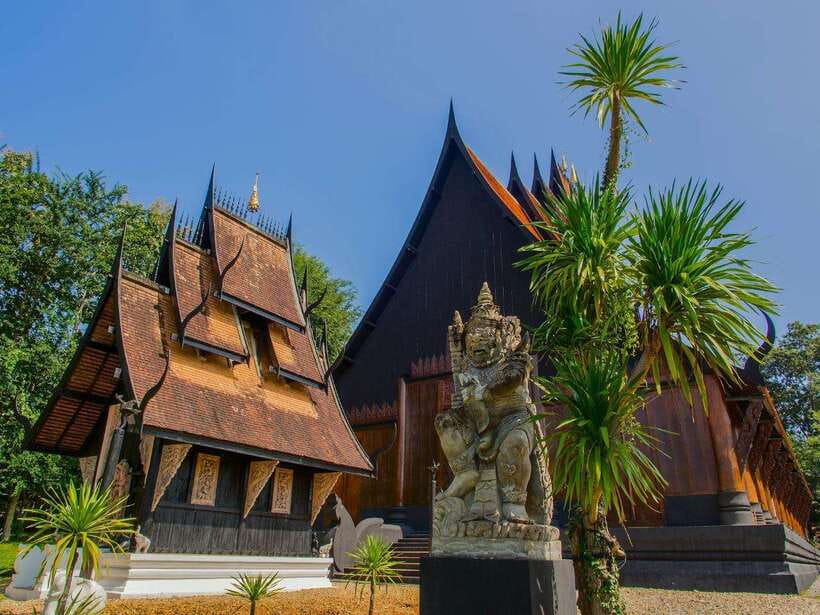 From Chiang Mai: Chiang Rai Famous Temples Guided Tour - Baan Dam Museum (Black House): Dr. Thawan Duchanee’s World of Wood, Skin, and Story