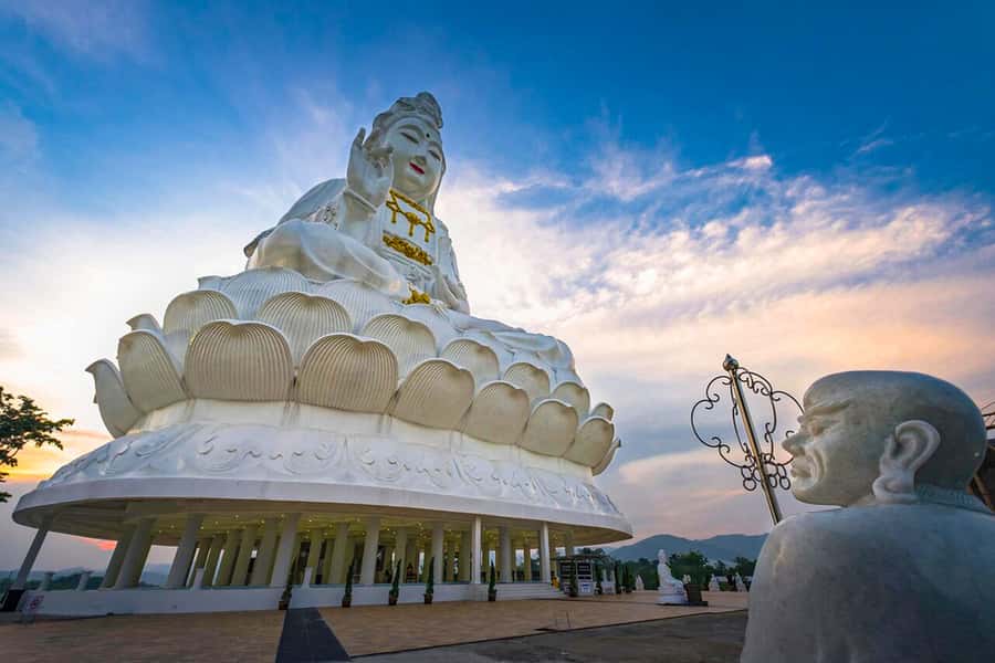 From Chiang Mai: Chiang Rai Guided Day Trip - Starting the day: 7:00 am in Chiang Mai, then straight into the countryside