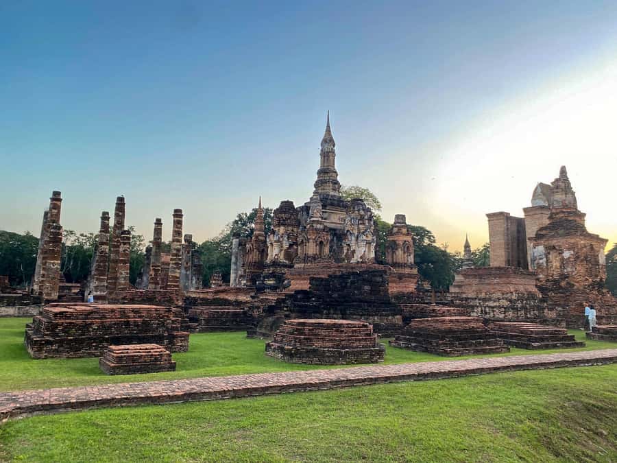 From Chiang Mai: Customize Your Own Sukhothai Heritage Tour - Sukhothai Historical Park and the Ramkhamhaeng National Museum connection