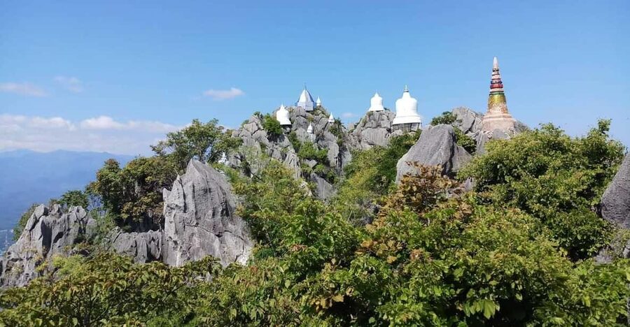 From Chiang Mai: Lampang Summit & Springs - Transport, guides, and group size, where the value shows up